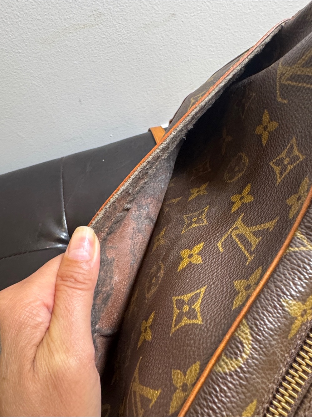 LOUIS VUITTON Trocadero Monogram Messenger Bag with proof of authenticity - Picture 12 of 16